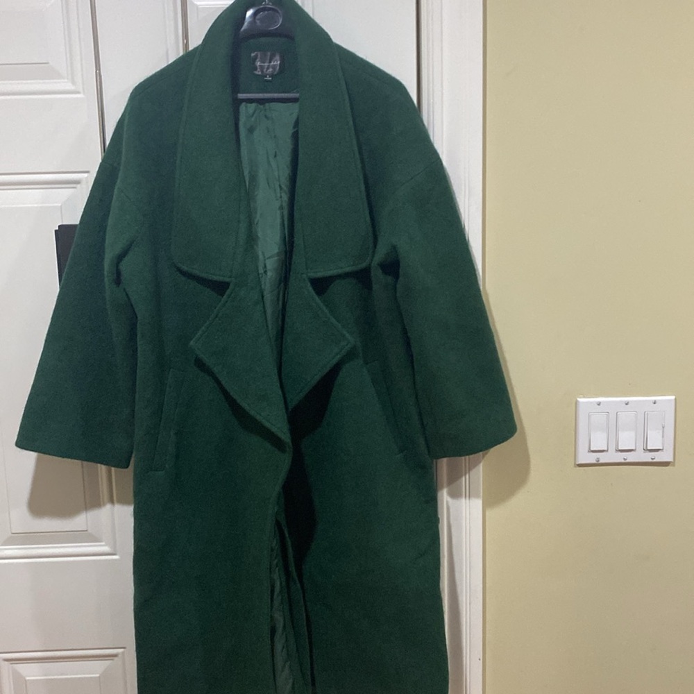 New Line and Dot Elegant Green Coat - Picture 7 of 11